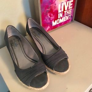 LifeStride Velocity Comfort Open-Toed Wedges